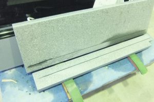 バーナー仕上げのレール付き敷居を制作中！