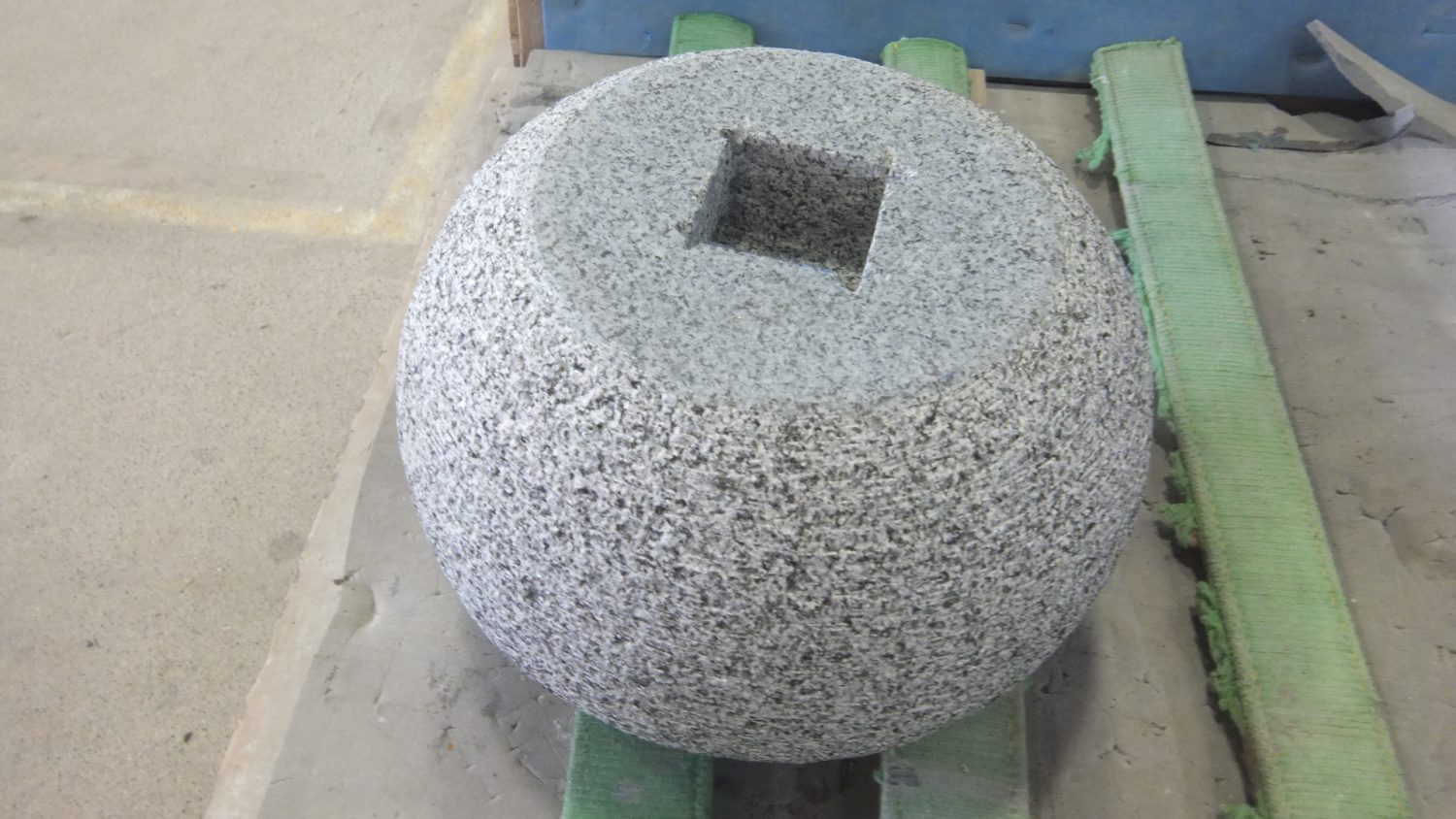 御影石 沓石 カパオ 角型（標準型） 本磨き仕上げ 天端5寸 - 3